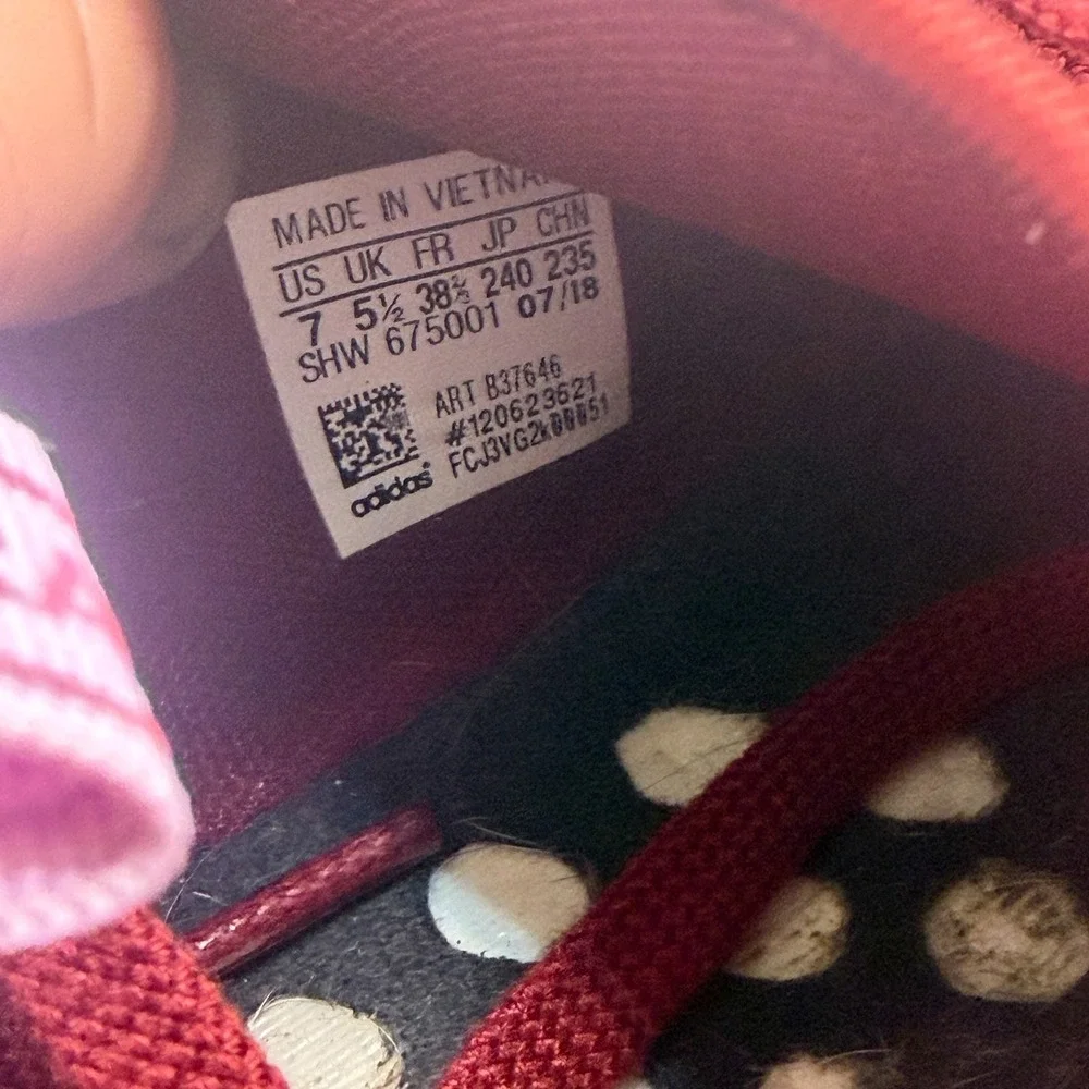 Size 7 Adidas NMD‎ R1 Womens Burgundy Red Comfort Running Sneakers B37646
